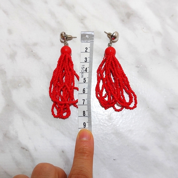 ❤️‍🔥 Vibrant Red Beaded Tasseled Statement Earrings - Picture 3 of 5